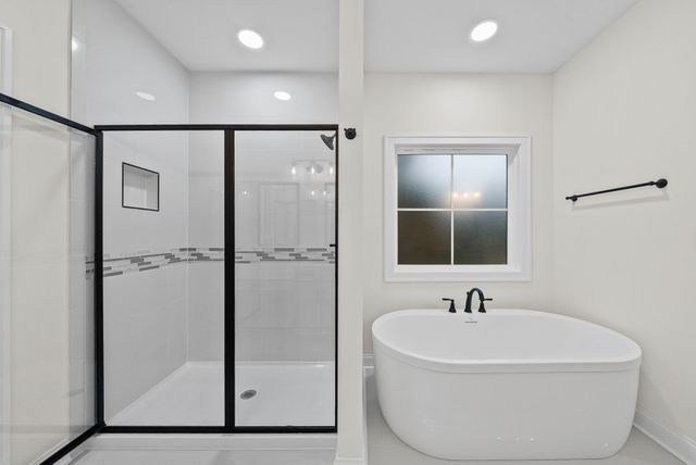 950 Palmyra Rd, Clarksville, TN 37040