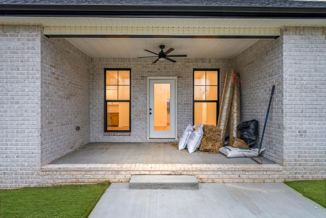 950 Palmyra Rd, Clarksville, TN 37040