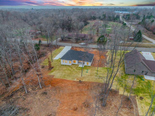 950 Palmyra Rd, Clarksville, TN 37040