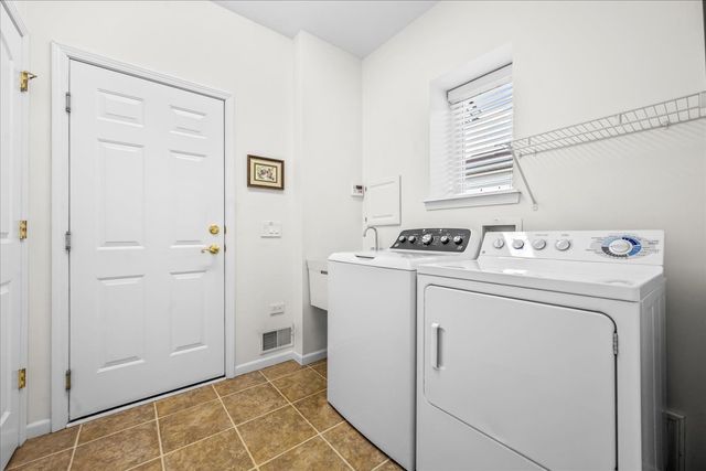 2905 CAROUSEL Court, Grayslake, IL 60030