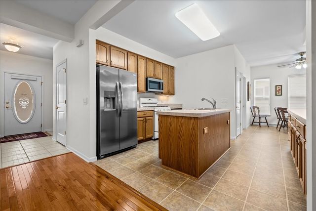 2905 CAROUSEL Court, Grayslake, IL 60030