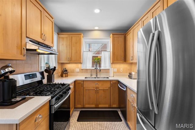 8009 Teasdale Avenue, University City, MO 63130