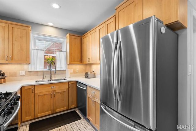 8009 Teasdale Avenue, University City, MO 63130
