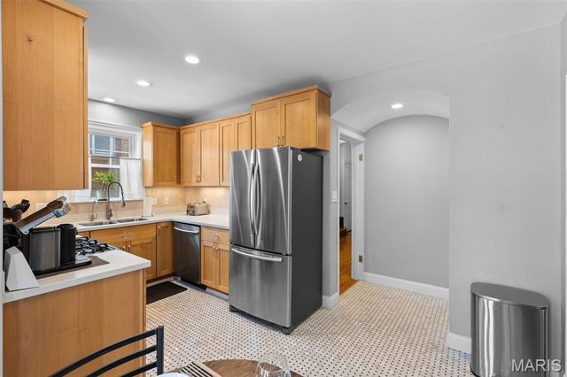 8009 Teasdale Avenue, University City, MO 63130