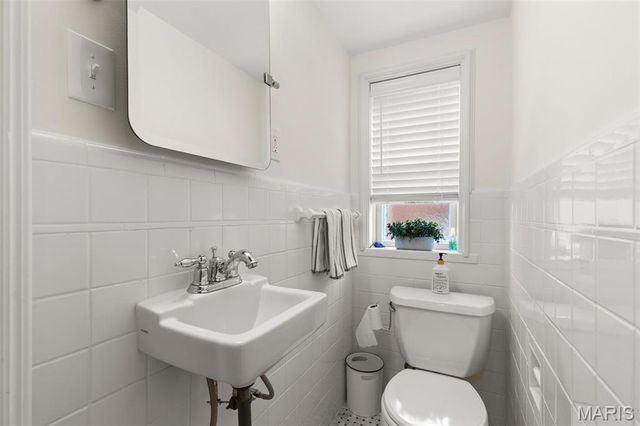 8009 Teasdale Avenue, University City, MO 63130