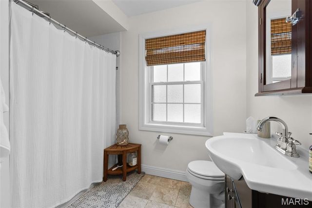 8009 Teasdale Avenue, University City, MO 63130