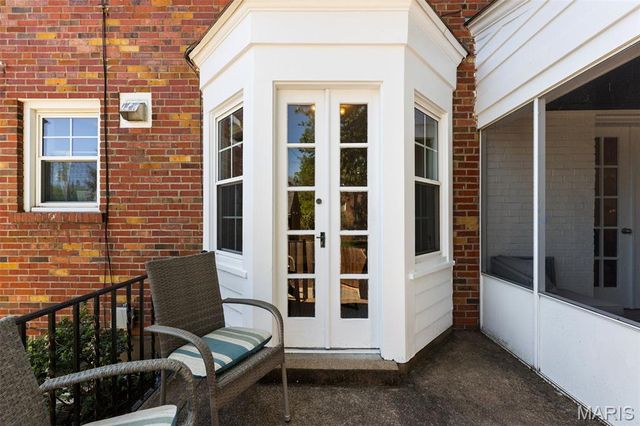 8009 Teasdale Avenue, University City, MO 63130