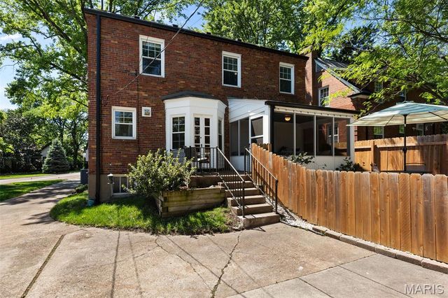 8009 Teasdale Avenue, University City, MO 63130