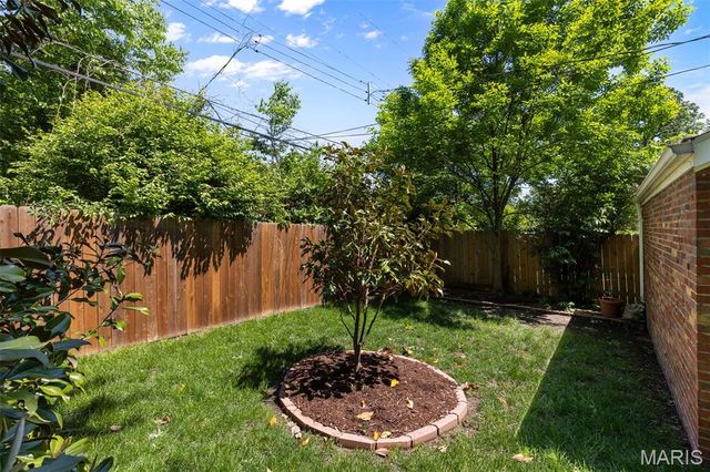 8009 Teasdale Avenue, University City, MO 63130