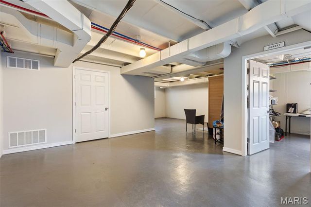 8009 Teasdale Avenue, University City, MO 63130