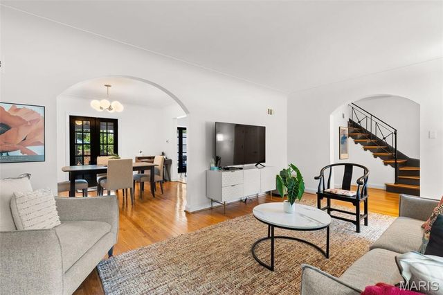 8009 Teasdale Avenue, University City, MO 63130