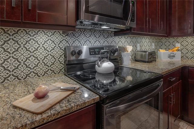 933 MOSCATO PLACE, Palm Harbor, FL 34683