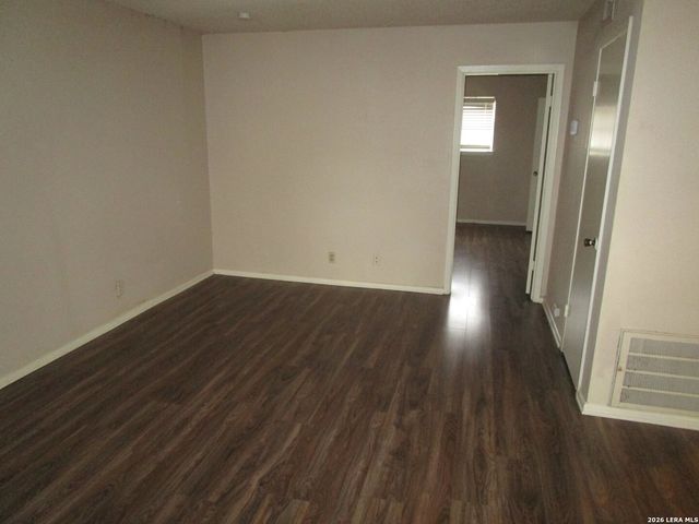 718 W Russell Pl Apt 12, San Antonio, TX 78212