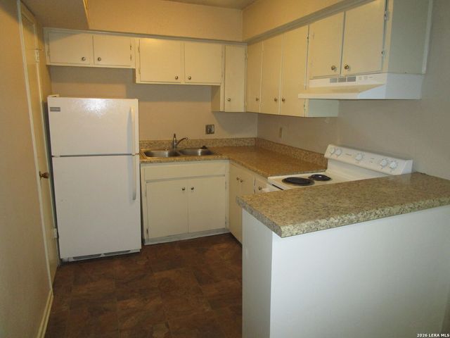718 W Russell Pl Apt 12, San Antonio, TX 78212