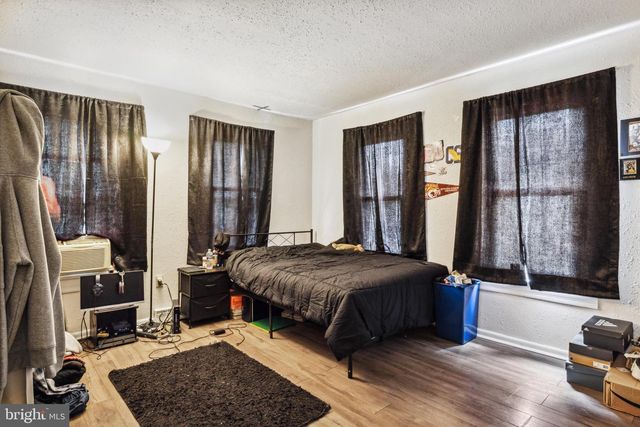 74 S MAIN ST, Yoe, PA 17313