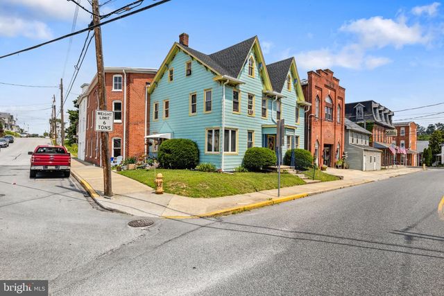 74 S MAIN ST, Yoe, PA 17313