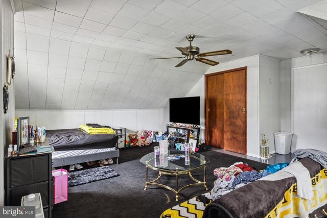 74 S MAIN ST, Yoe, PA 17313