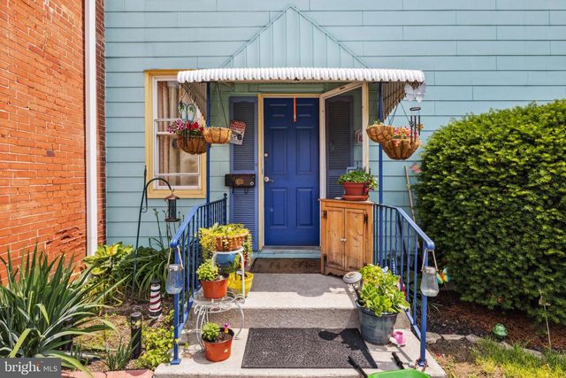 74 S MAIN ST, Yoe, PA 17313