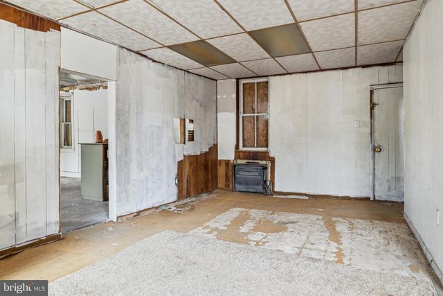 74 S MAIN ST, Yoe, PA 17313