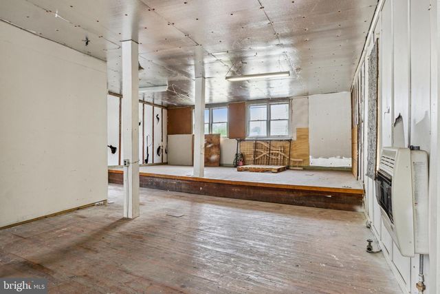 74 S MAIN ST, Yoe, PA 17313