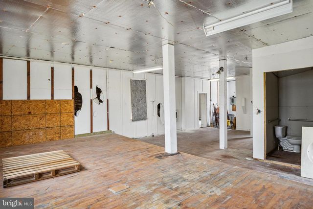 74 S MAIN ST, Yoe, PA 17313