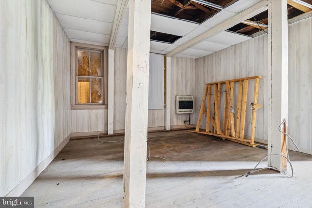 74 S MAIN ST, Yoe, PA 17313