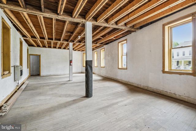 74 S MAIN ST, Yoe, PA 17313