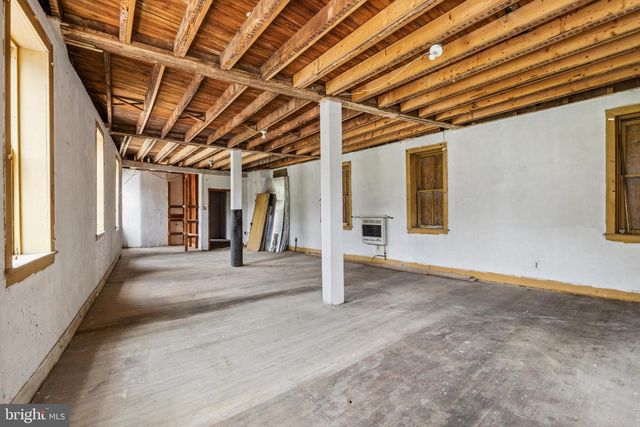 74 S MAIN ST, Yoe, PA 17313