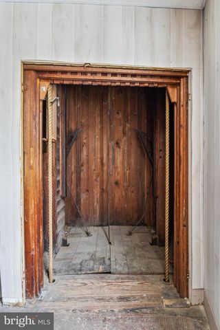 74 S MAIN ST, Yoe, PA 17313