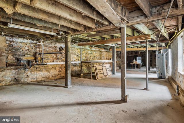 74 S MAIN ST, Yoe, PA 17313