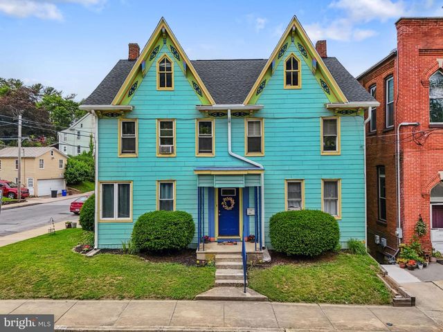 74 S MAIN ST, Yoe, PA 17313