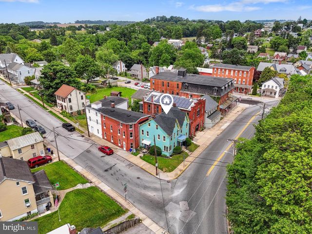 74 S MAIN ST, Yoe, PA 17313