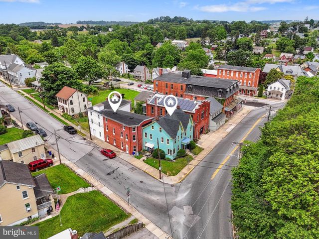 74 S MAIN ST, Yoe, PA 17313