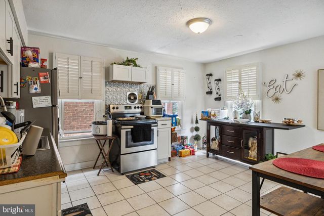 74 S MAIN ST, Yoe, PA 17313