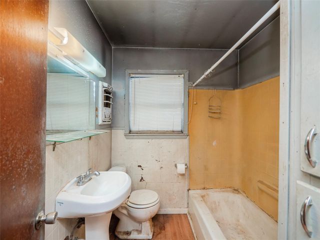 3104 S Main, Taylor, TX 76574