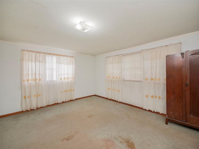 3104 S Main, Taylor, TX 76574