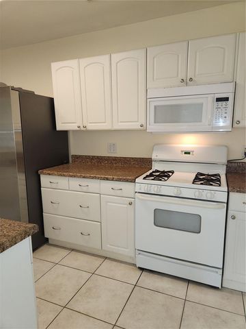 486 OAK STREET, New Smyrna Beach, FL 32168