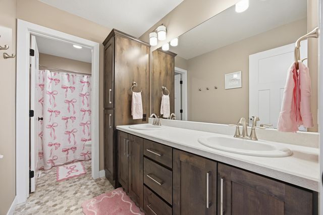 3644 54th Street S, Fargo, ND 58104