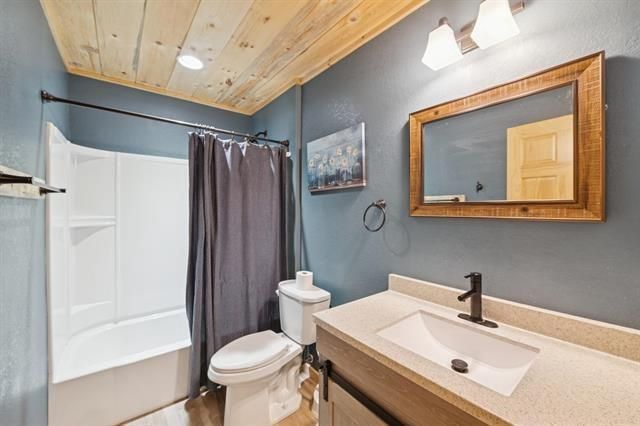 67863 Topside Road, Iron River, WI 54847