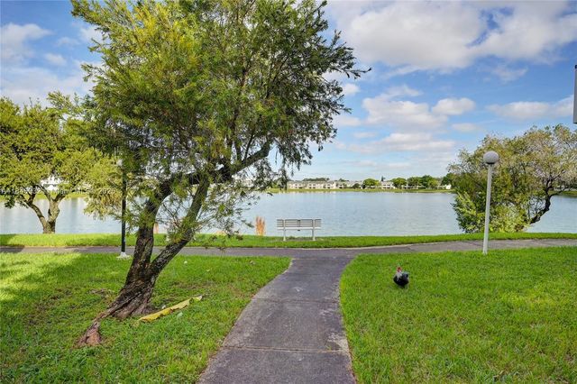 3453 NW 44th St 107, Oakland Park, FL 33309