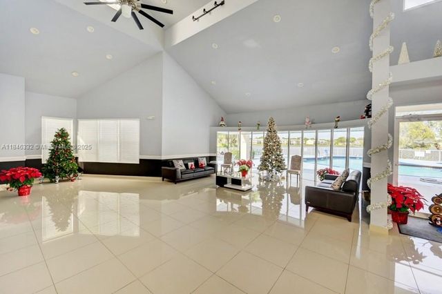 3453 NW 44th St 107, Oakland Park, FL 33309
