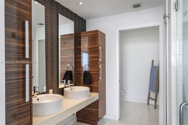 2020 N Bayshore Dr 2305, Miami, FL 33137