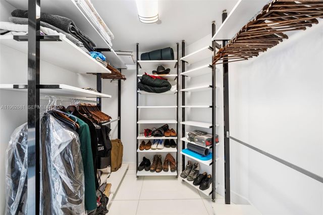 2020 N Bayshore Dr 2305, Miami, FL 33137