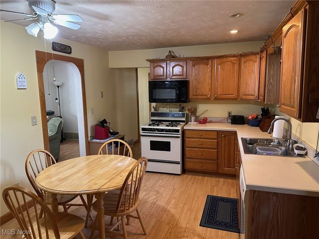 9626 Windham Parkman Road, Windham, OH 44288