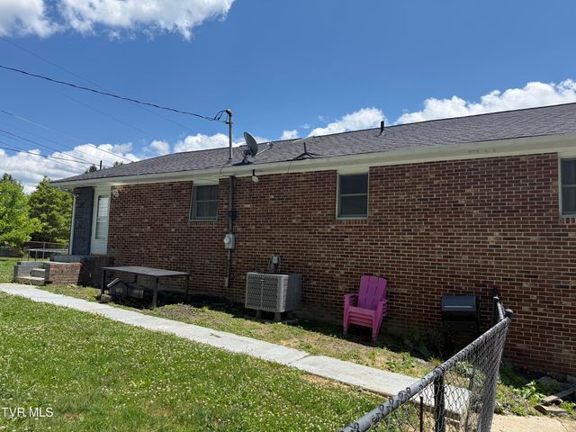 602 Northeast Liberty Lane, Wise, VA 24293