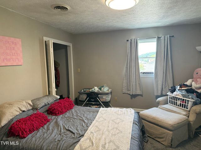 602 Northeast Liberty Lane, Wise, VA 24293