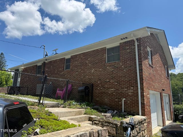 602 Northeast Liberty Lane, Wise, VA 24293