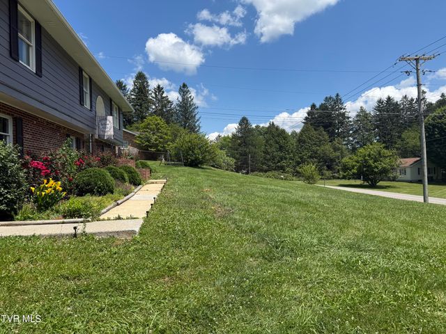 602 Northeast Liberty Lane, Wise, VA 24293