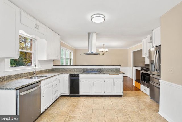 6871 CHURCHILL RD, Mclean, VA 22101