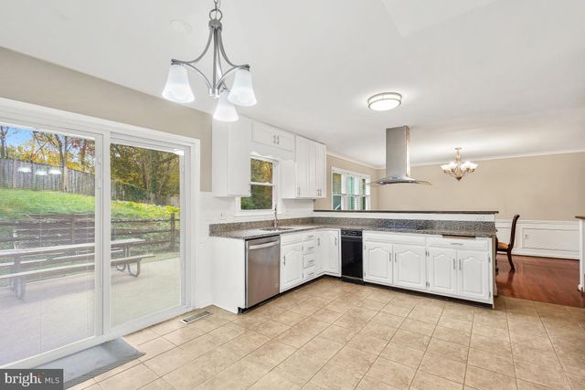 6871 CHURCHILL RD, Mclean, VA 22101